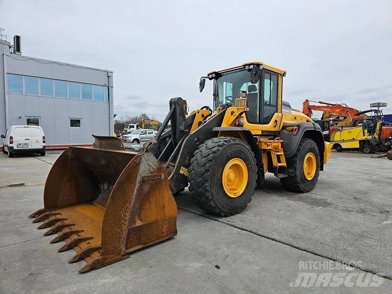 Volvo L 120 H 轮式装载机