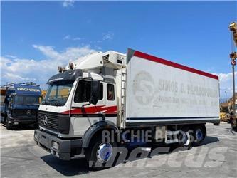 Mercedes-Benz 2435L 冷藏集装箱