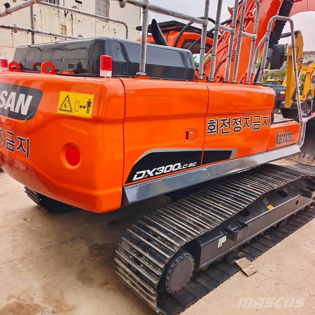 Doosan DX 300 履带挖掘机