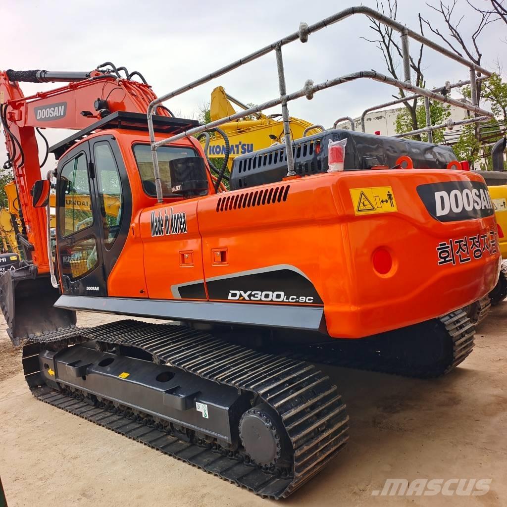 Doosan DX 300 履带挖掘机
