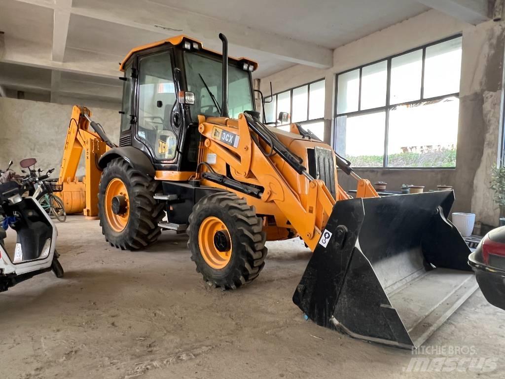 JCB 3 CX 反铲装载机
