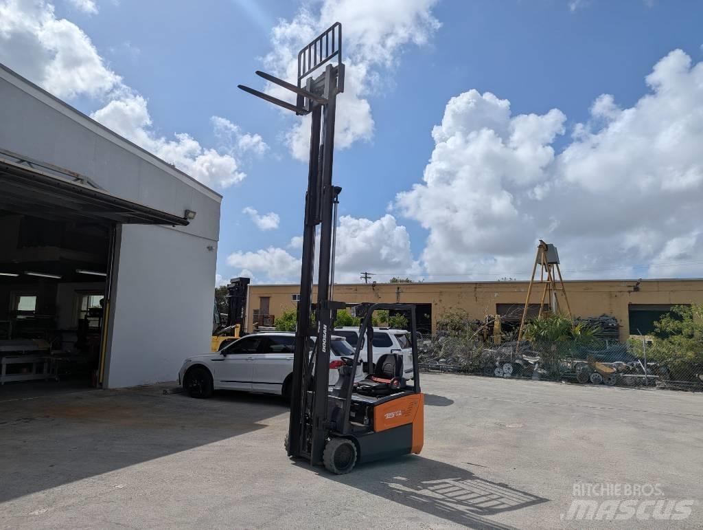 Doosan B 15 T-7 电动叉车