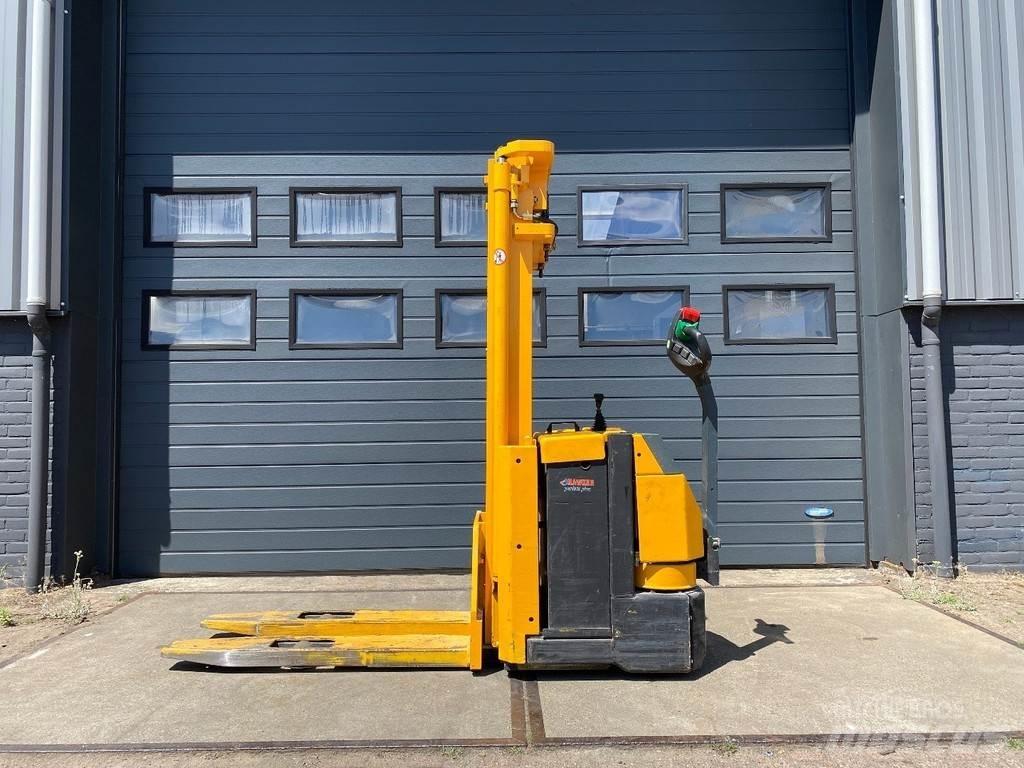 Jungheinrich EJC16 手推堆垛车