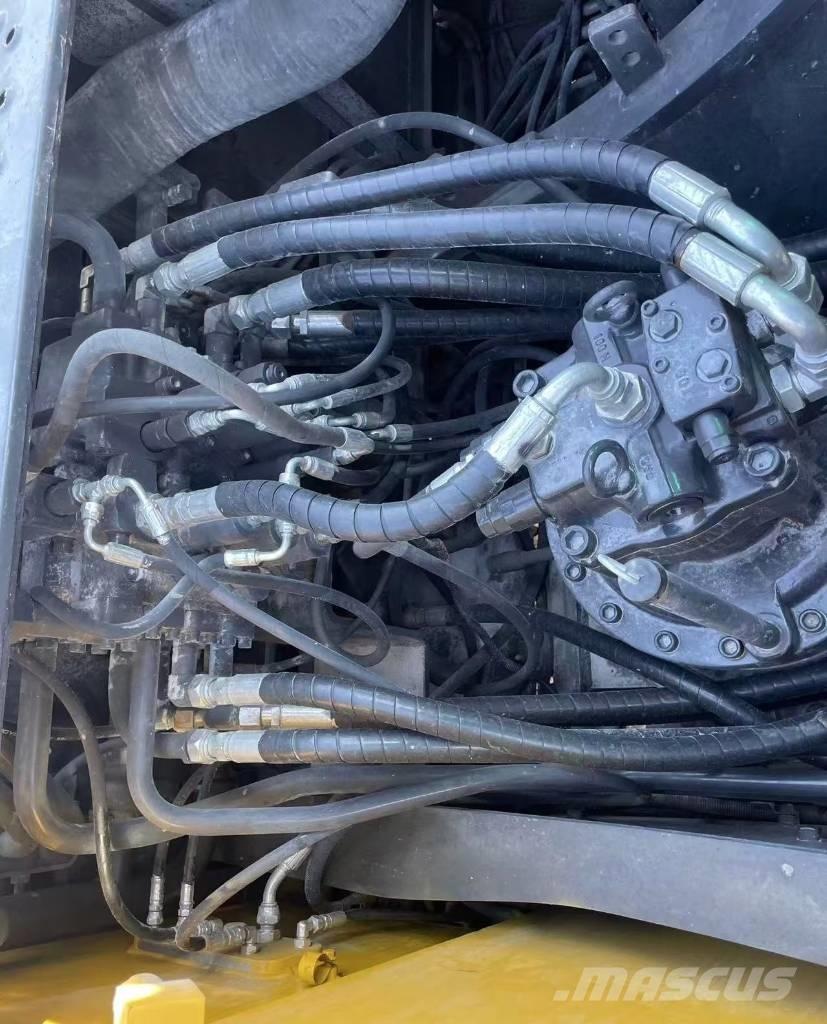 Volvo EC 240 履带挖掘机