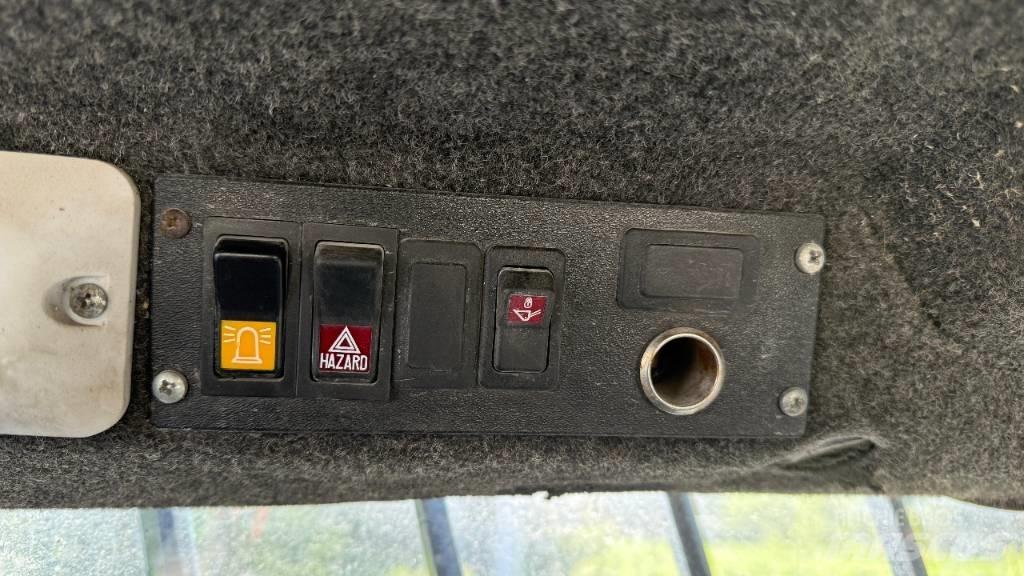 Bobcat 553 滑移装载机