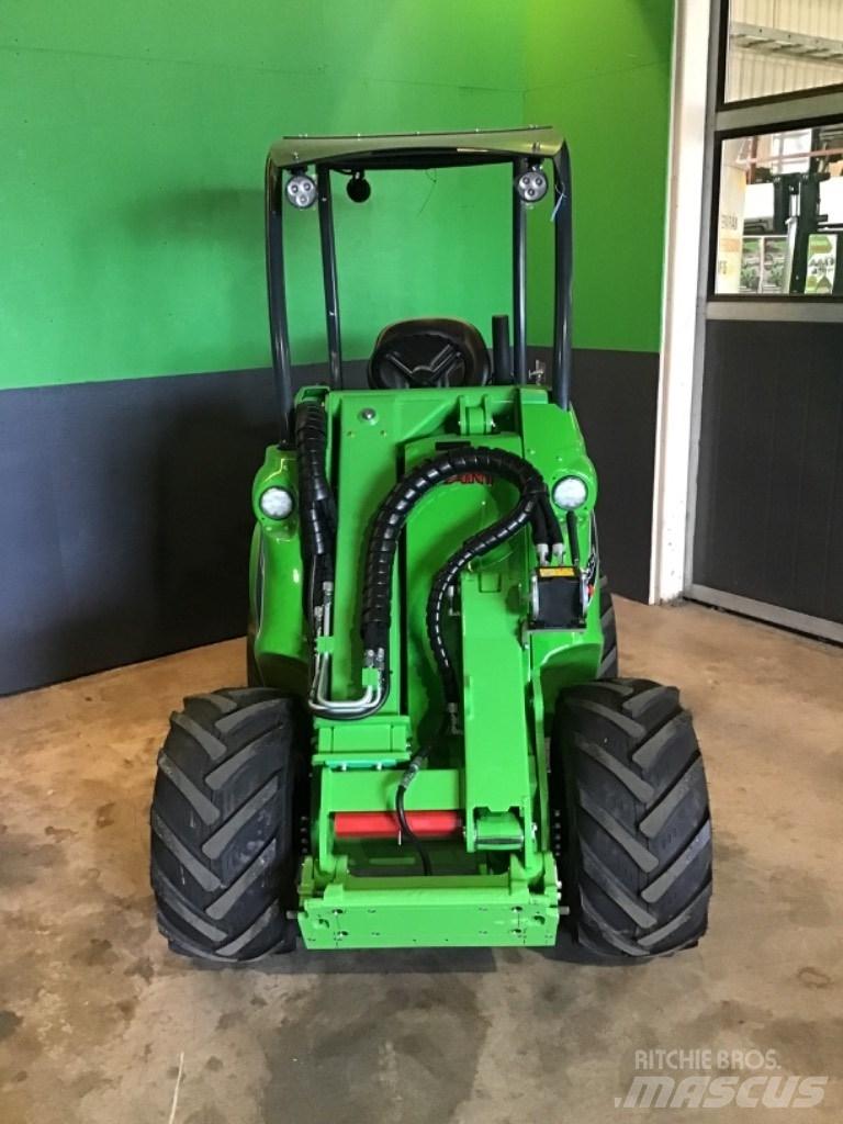 Avant 635 HD 滑移装载机