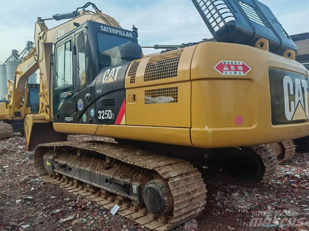 CAT 325 D2 履带挖掘机