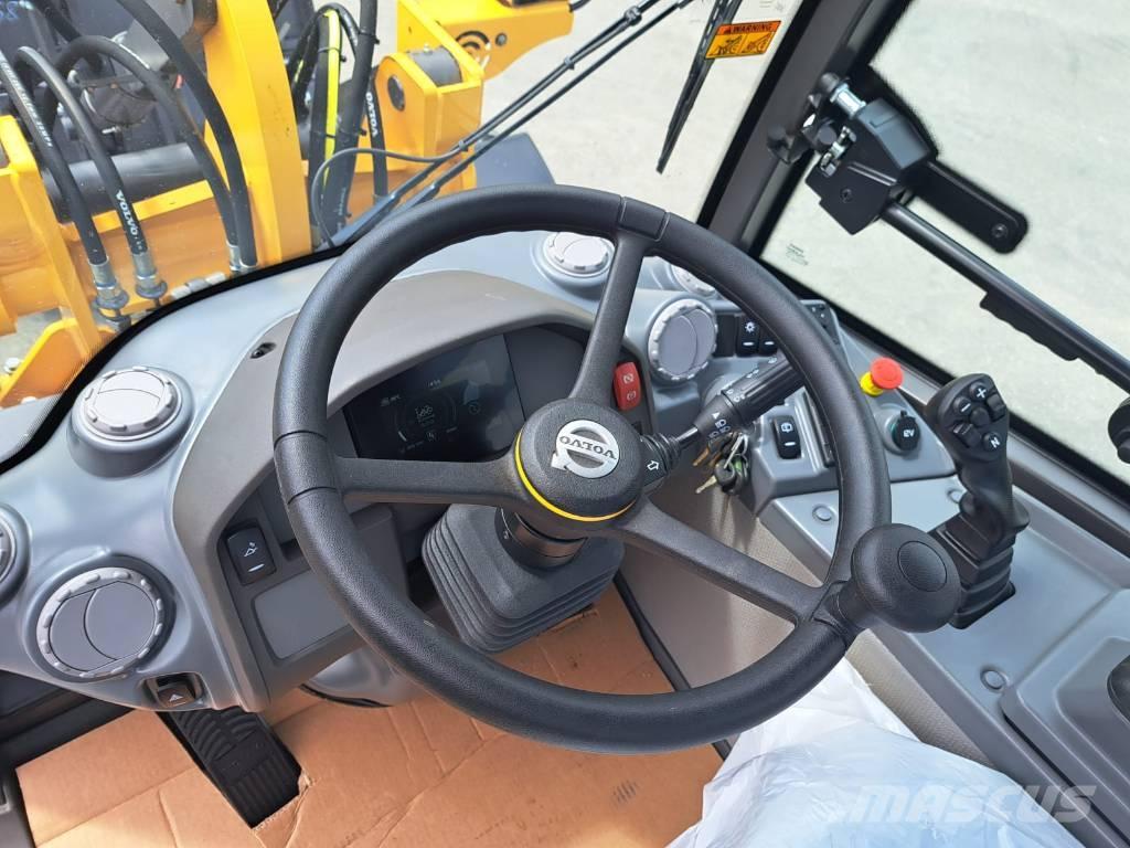 Volvo JL25H 滑移装载机