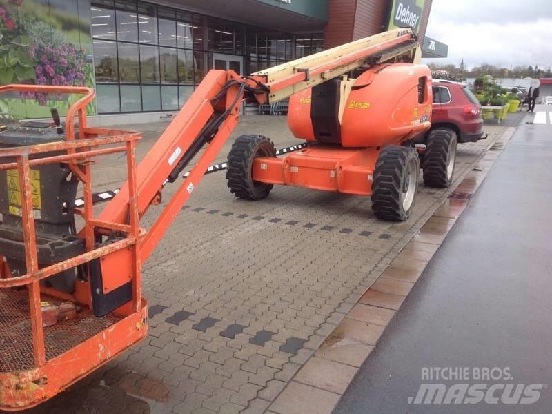 JLG 600 AJ 曲臂高空工作平台