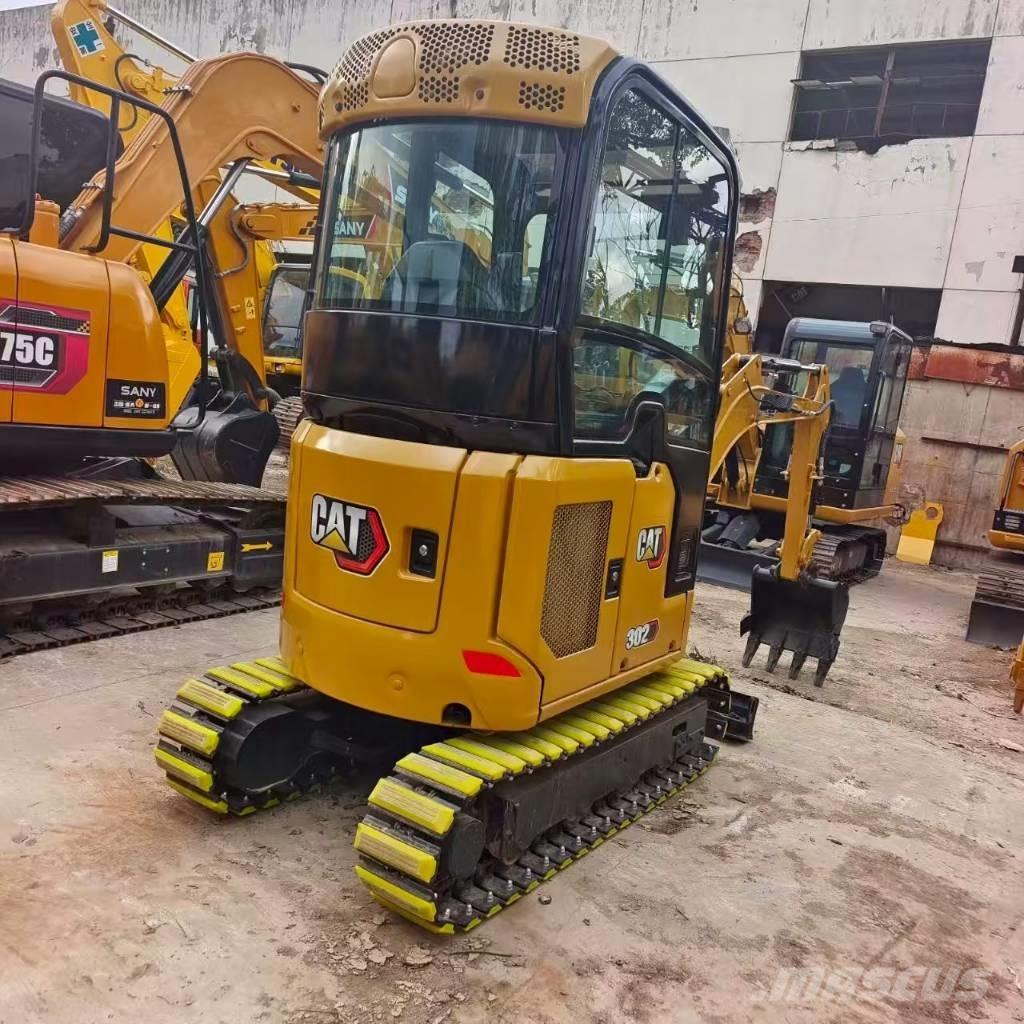 CAT 302 CR 小型挖掘机