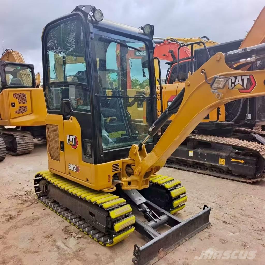 CAT 302 CR 小型挖掘机