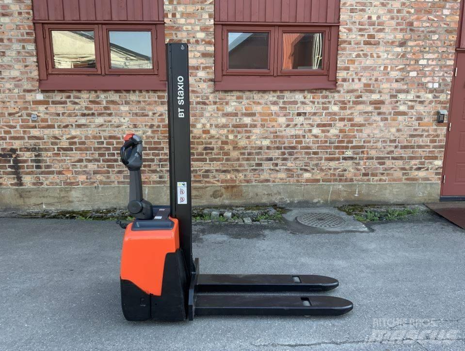 BT HWE 100 手推堆垛车