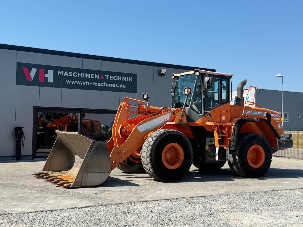 Doosan DL 300-3 轮式装载机