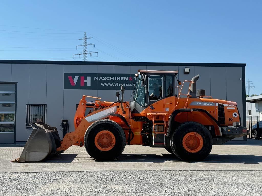 Doosan DL 300-3 轮式装载机