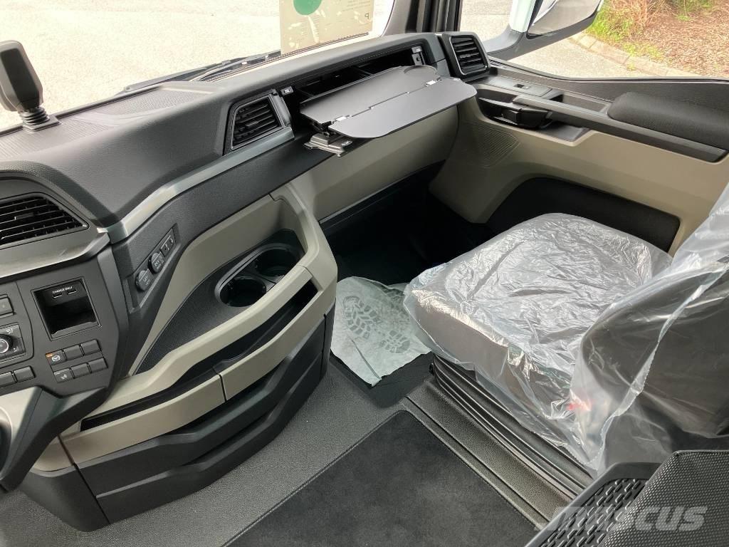 MAN TGX 26.520 工程吊钩车