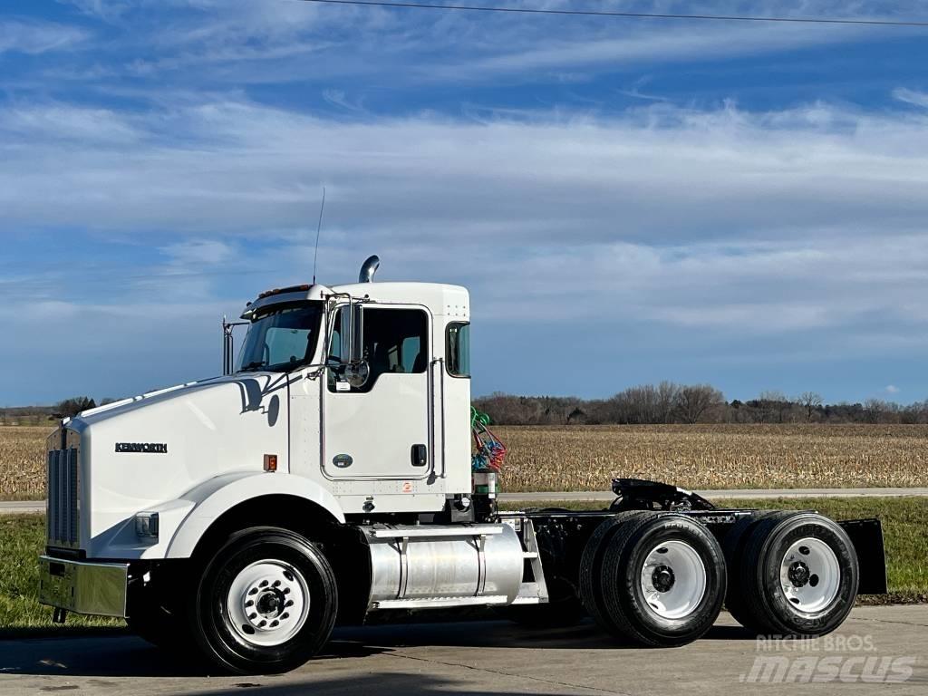 Kenworth T 800 牵引车