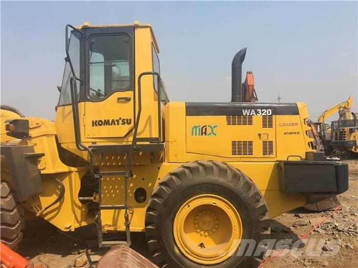 Komatsu WA 320-3 轮式装载机