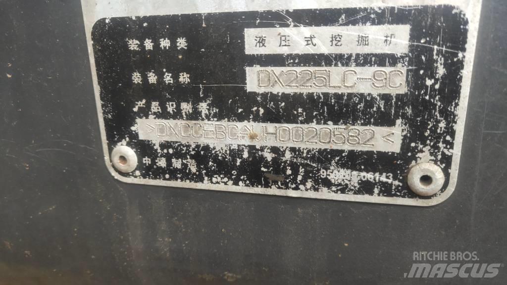 Doosan DX225LC-9C 履带挖掘机