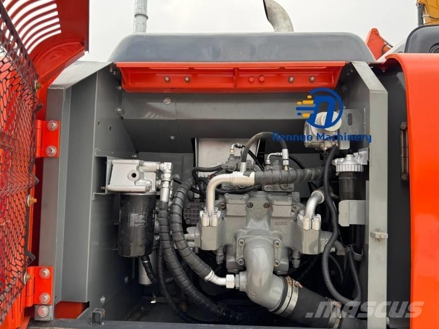 Hitachi ZX 240 履带挖掘机