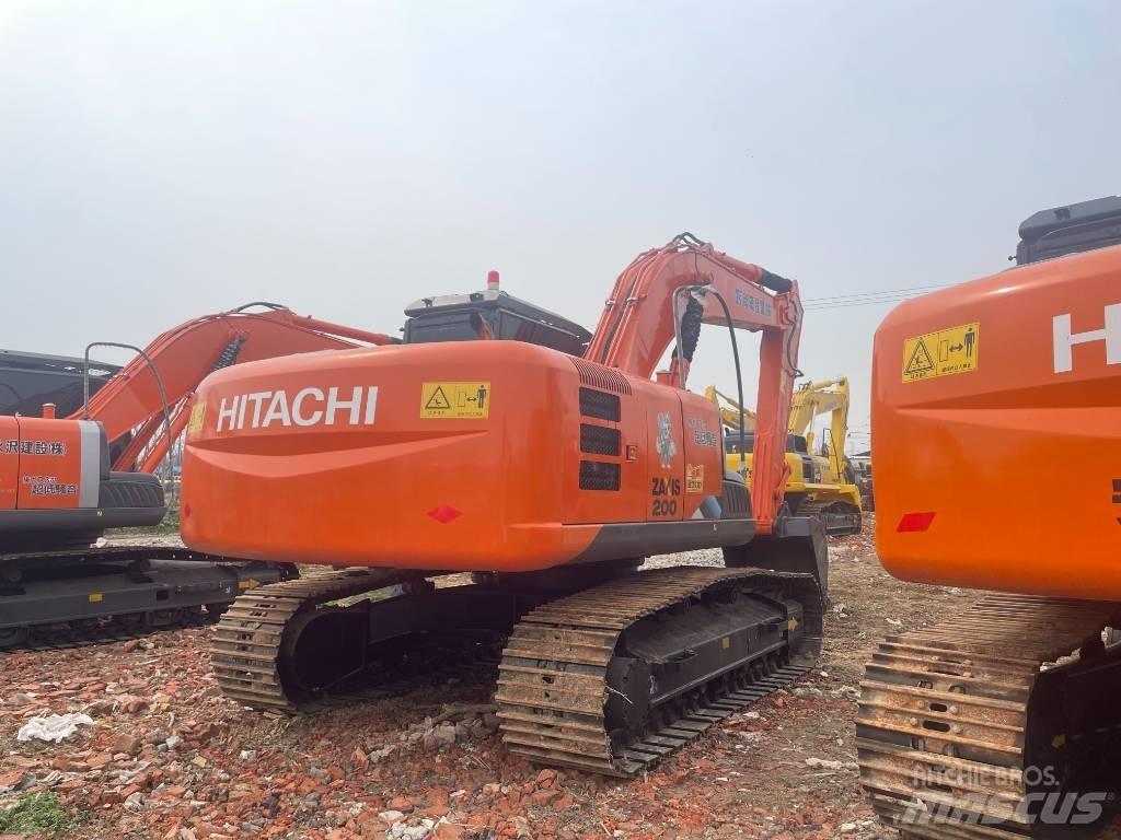 Hitachi ZX 200 履带挖掘机