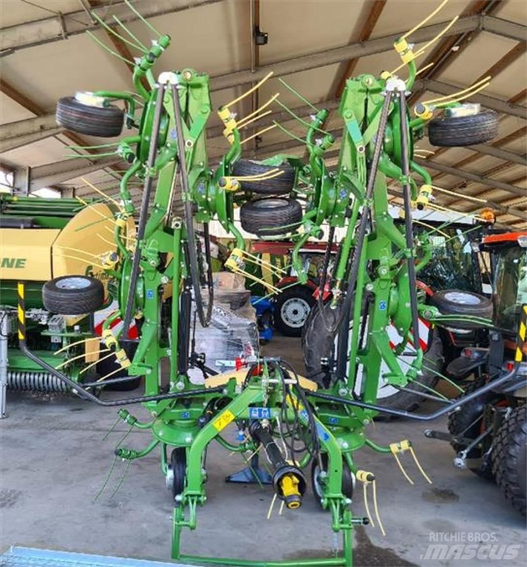 Krone VENDRO 900 犁耙和摊草机