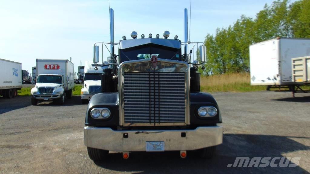 Kenworth W 900 牵引车