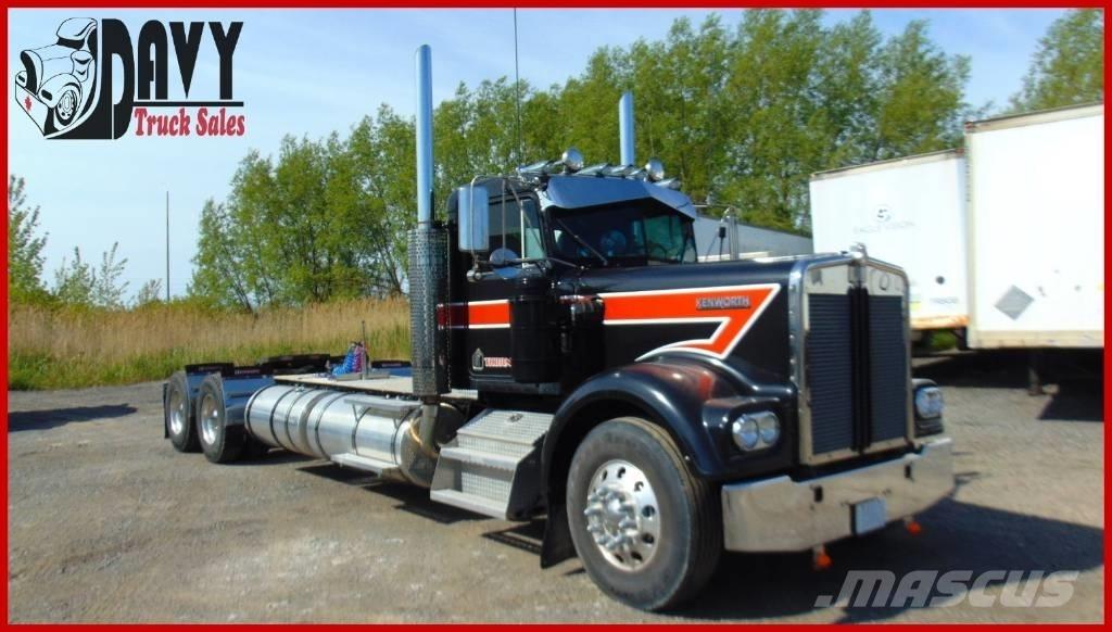 Kenworth W 900 牵引车