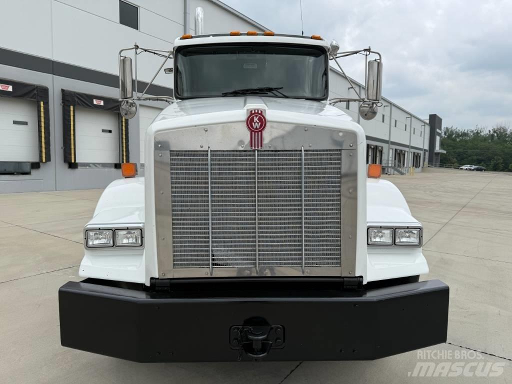 Kenworth T 800 牵引车