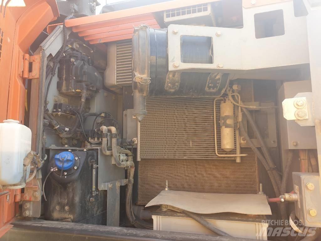 Hitachi ZX140W-6 轮式挖掘机