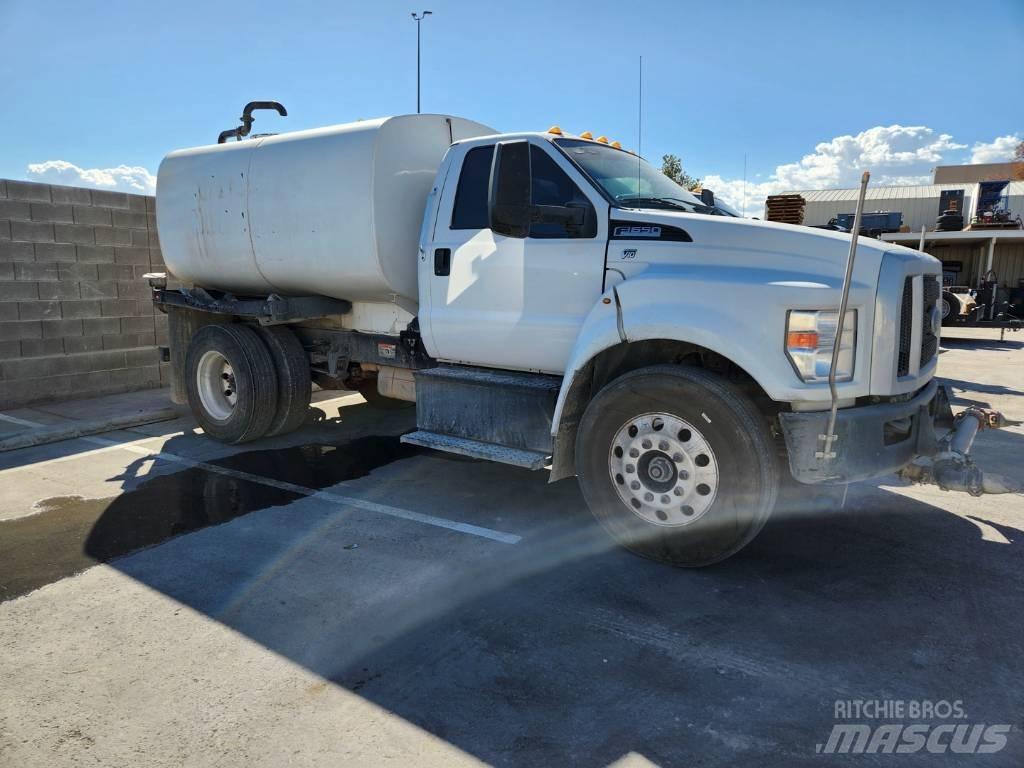 Ford F 650 水罐车
