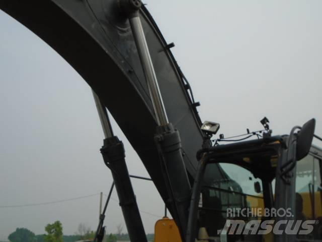 John Deere 450 DLC 履带挖掘机