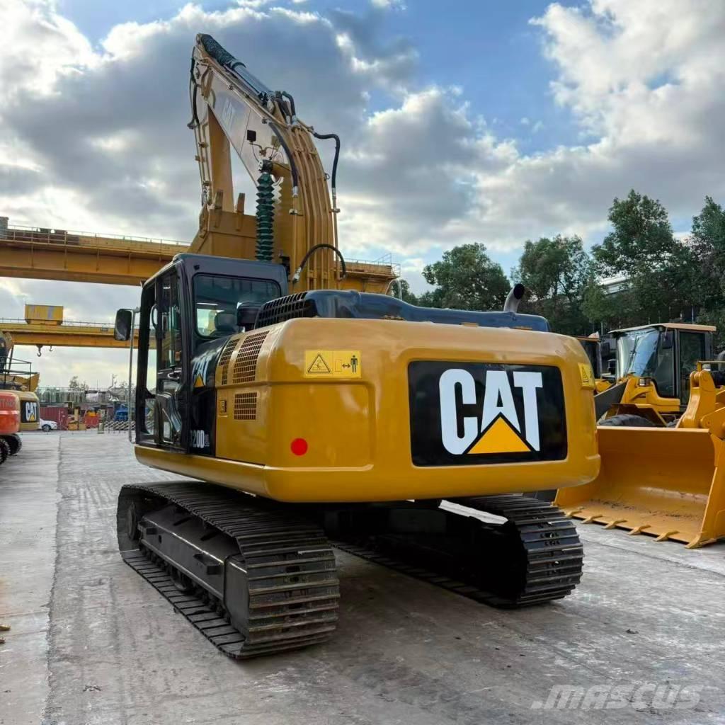 CAT 320D2 小型挖掘机