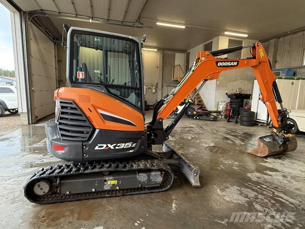 Develon DX 35 Z 小型挖掘机