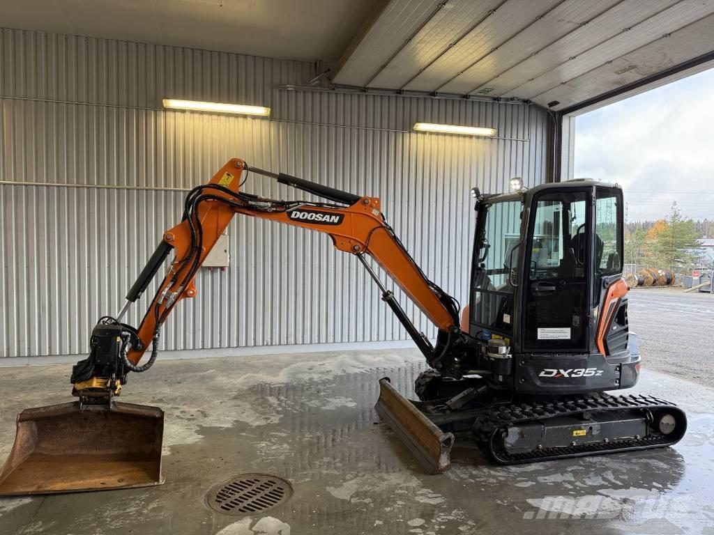 Develon DX 35 Z 小型挖掘机