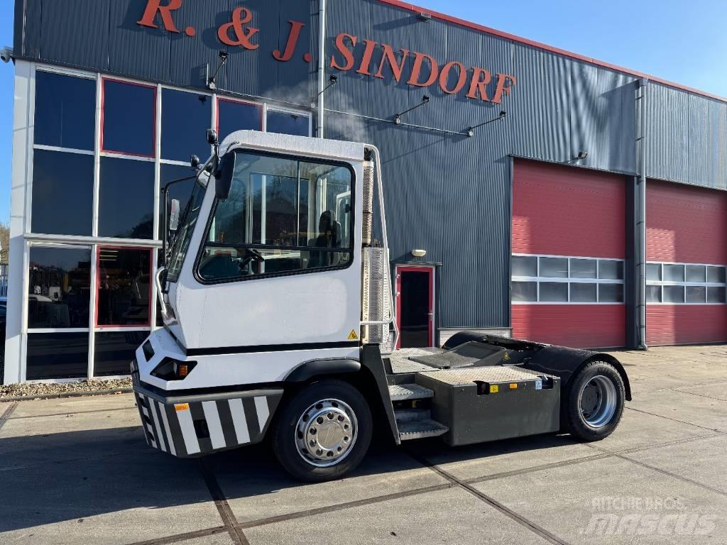 Terberg YT222 码头牵引车