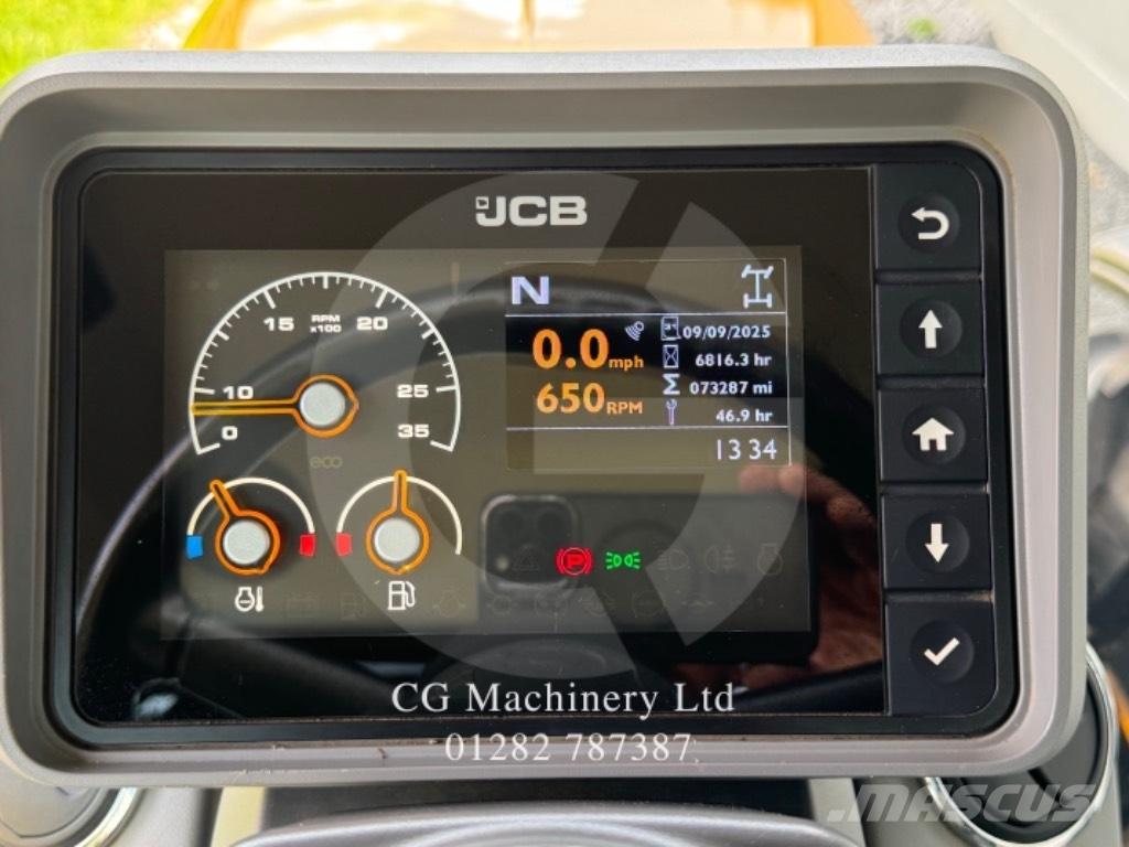 JCB Fastrac 4220 拖拉机/农用车