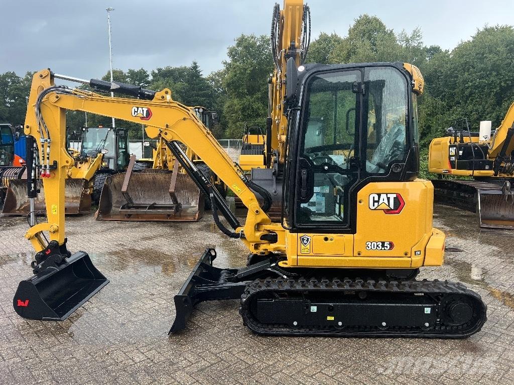 CAT 303.5 CR 小型挖掘机