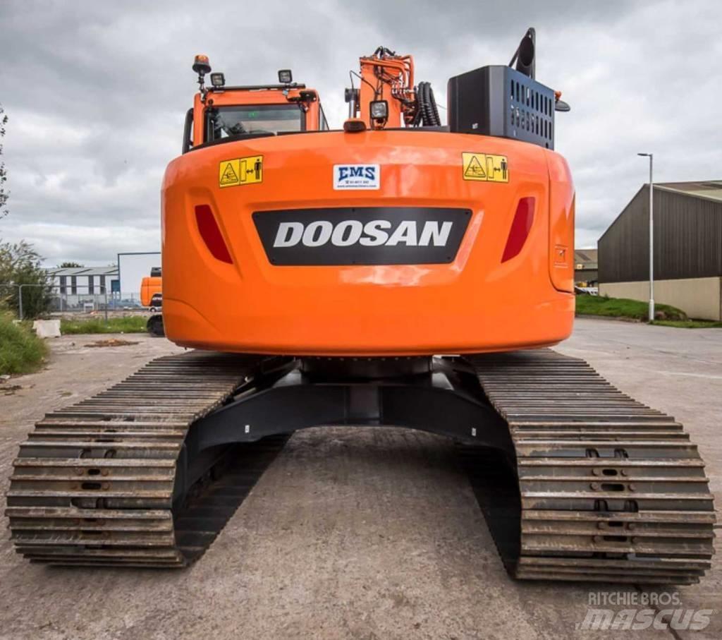 Doosan DX 235 LCR-5 履带挖掘机