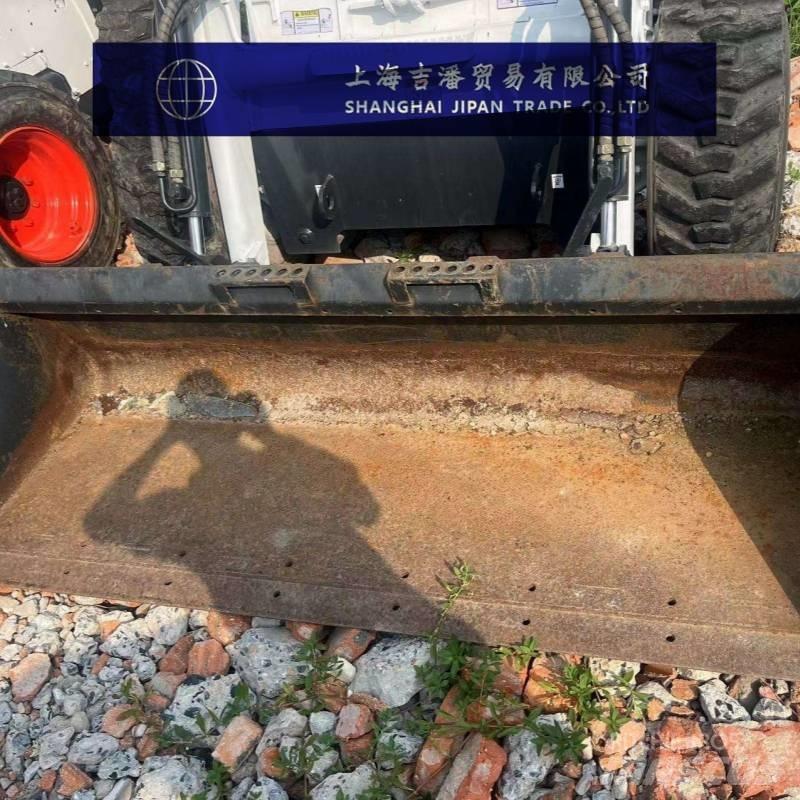 Bobcat S 590 滑移装载机