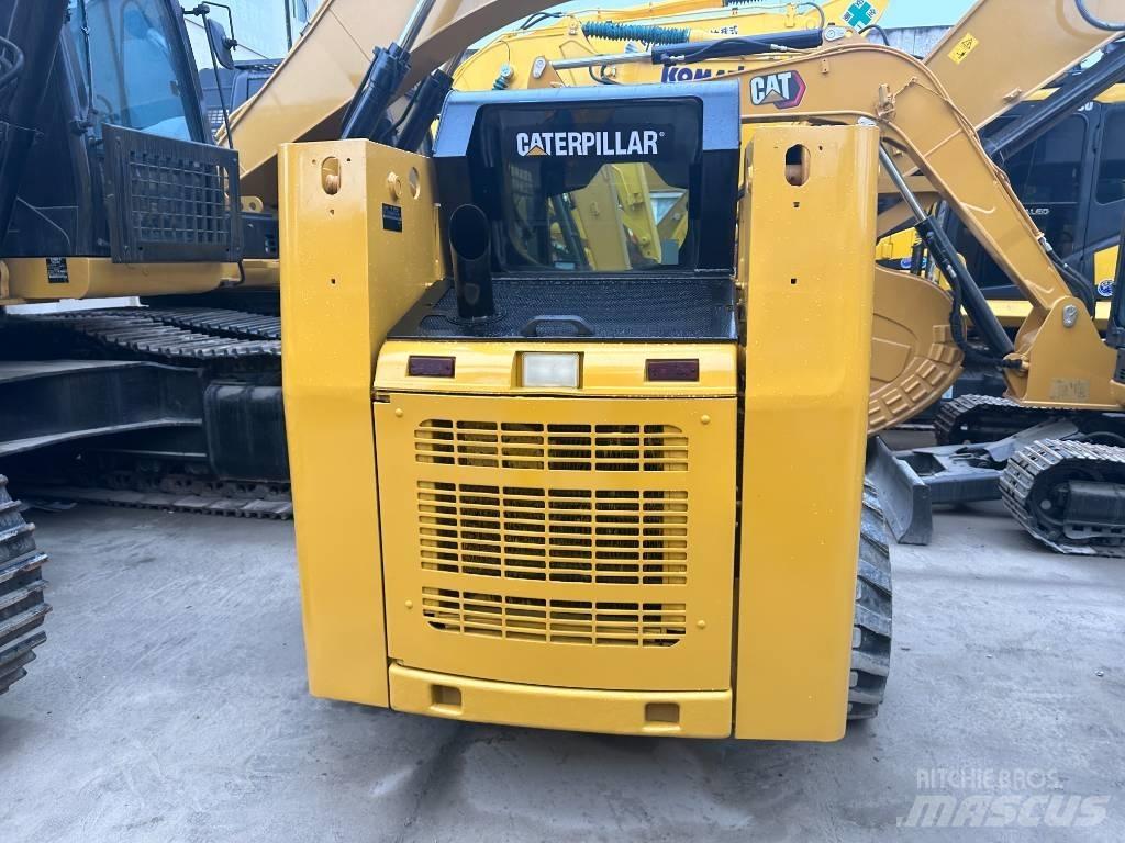 CAT 246 D 滑移装载机