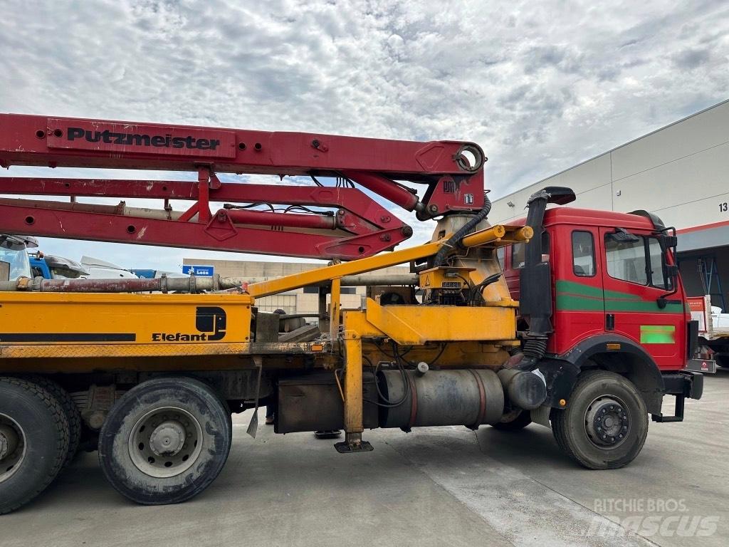 Mercedes-Benz 2435 混凝土搅拌车