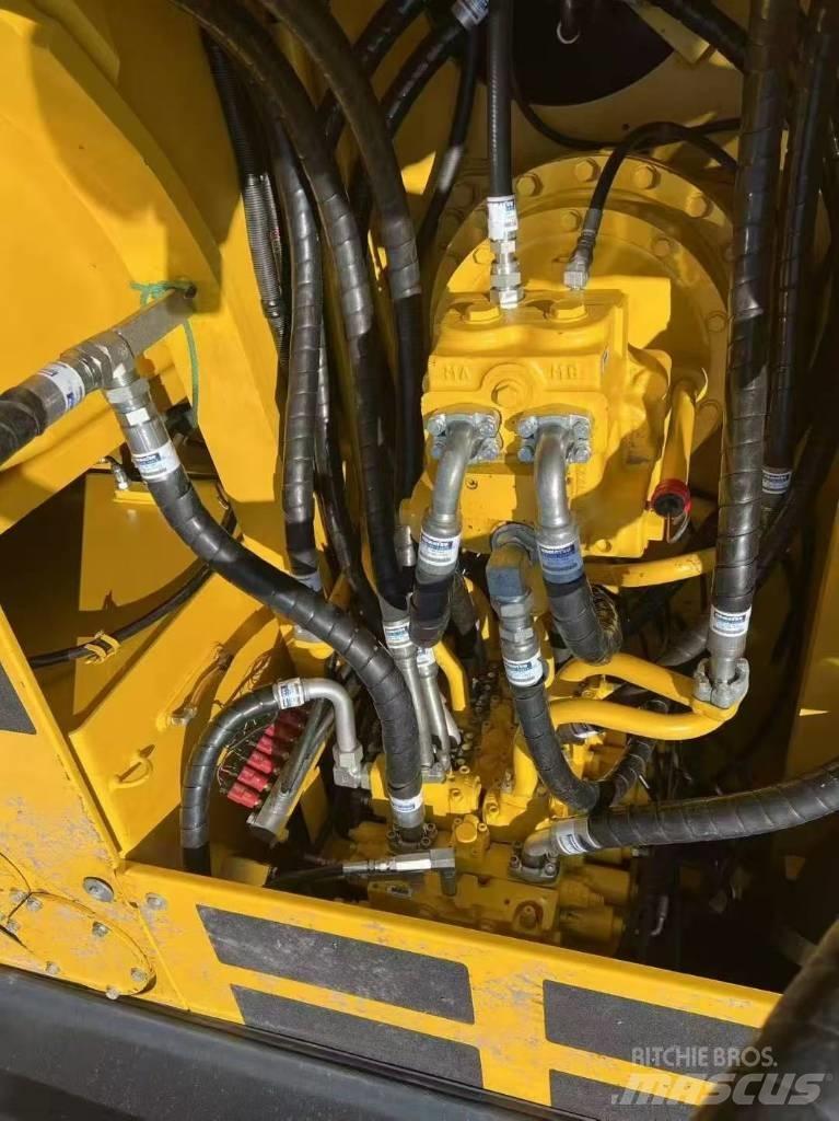 Komatsu 300-7 履带挖掘机