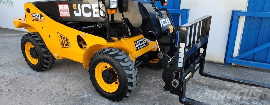 JCB 520-40 伸缩臂叉装车|叉装车