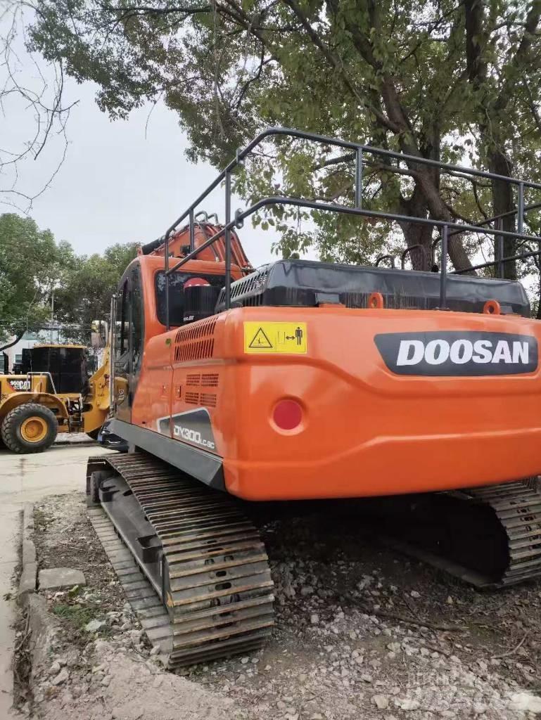 Doosan DX300LC-9c 履带挖掘机