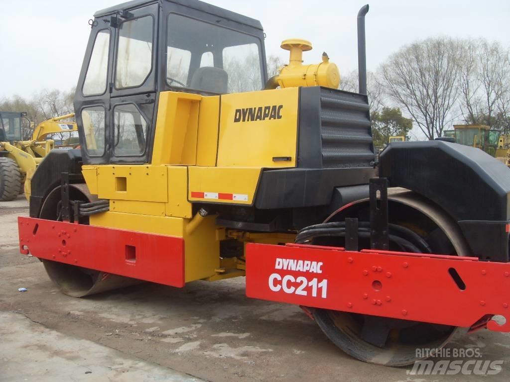 Dynapac CC 211 双轮压路机