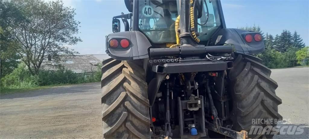 Valtra T130 拖拉机/农用车