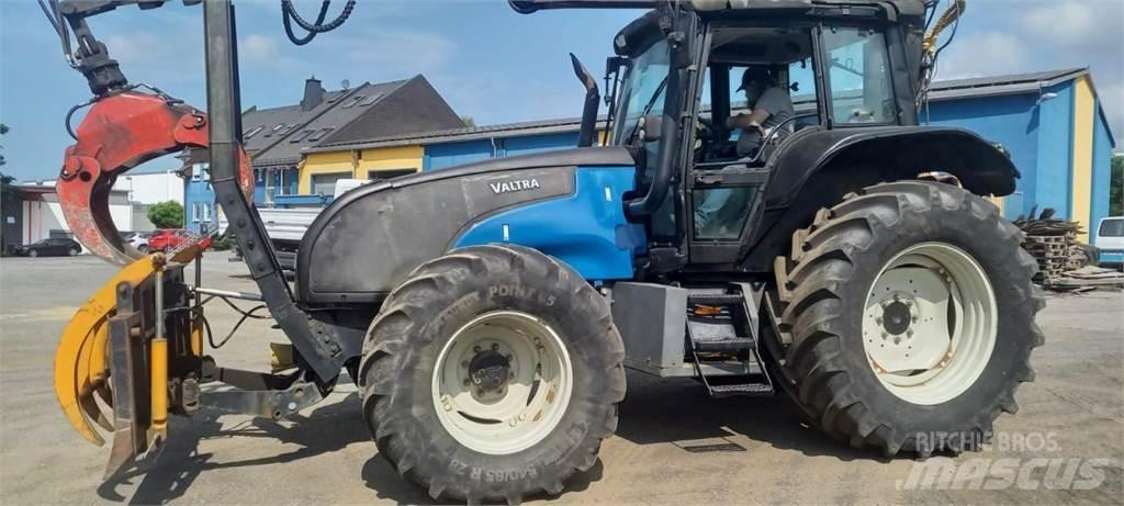 Valtra T130 拖拉机/农用车