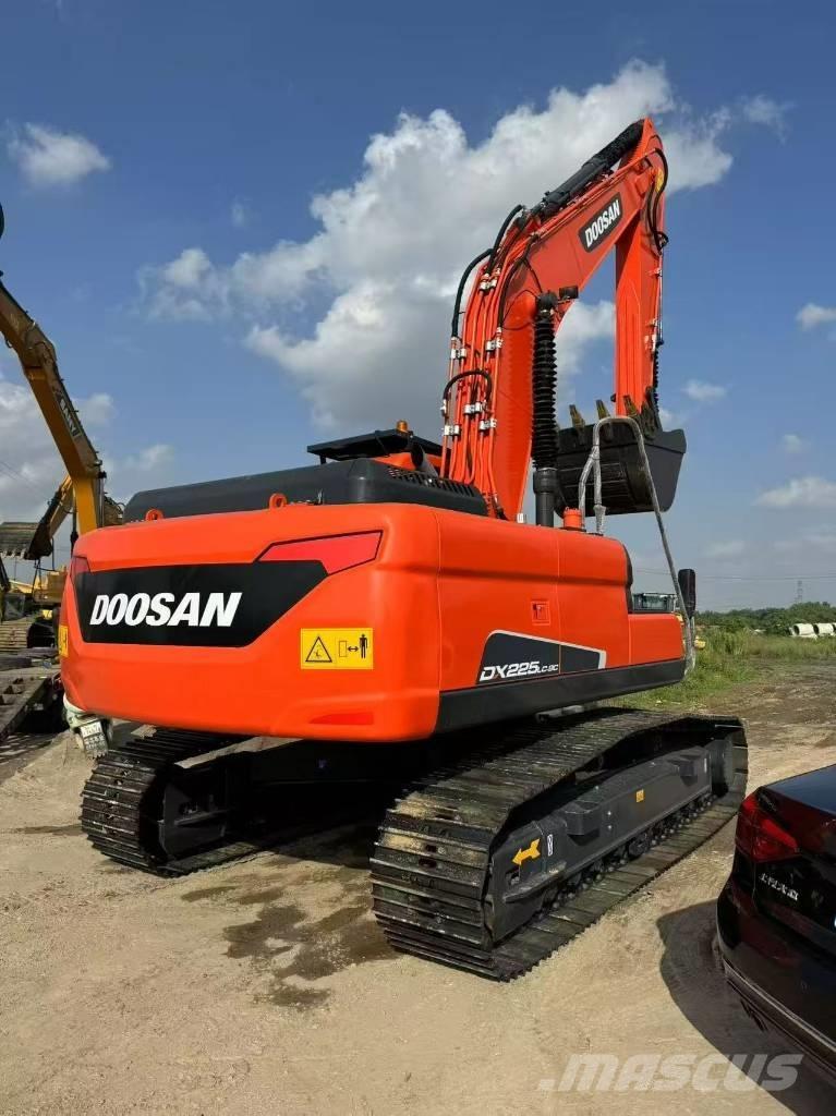 Doosan 225 LC-9C 履带挖掘机