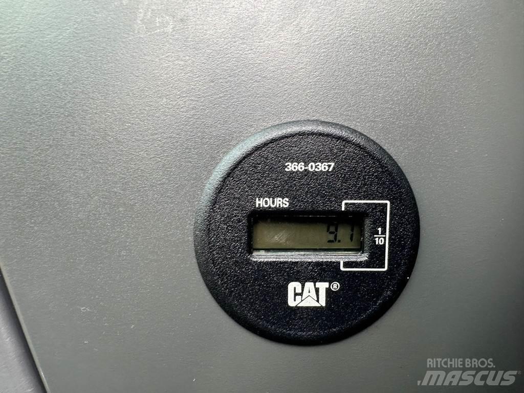 CAT 320D2 履带挖掘机