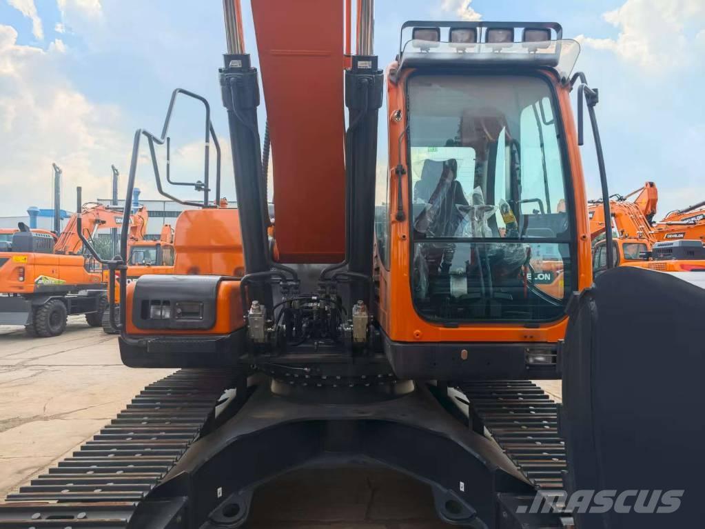 Doosan DX225 履带挖掘机